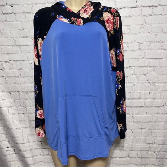 LuLaRoe Tops - Lularoe Hooded Pullover”Amber” Size 2XL